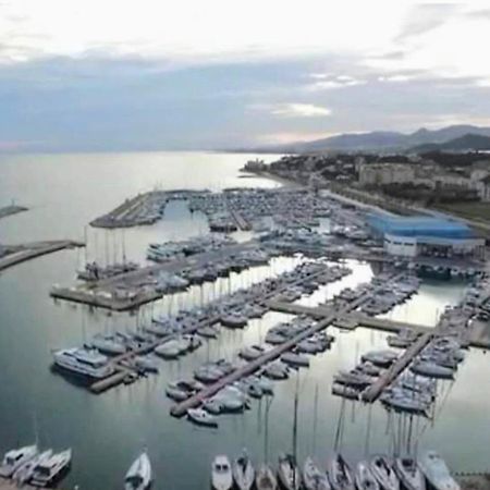 Apartment Llavaneres II سان أندريس دي يافانيراس المظهر الخارجي الصورة